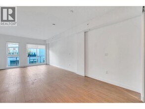 422 E 3rd St in North Vancouver, BC - Building Photo - Building Photo