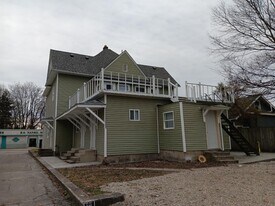 916 W Jackson St in Muncie, IN - Building Photo