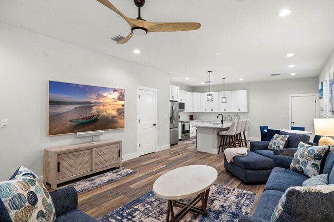 property at 1906 W Cherry St