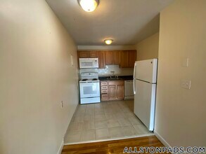 84 Gardner St, Unit 37 in Boston, MA - Building Photo - Building Photo