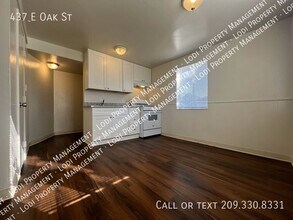 437 E Oak St in Lodi, CA - Building Photo - Building Photo