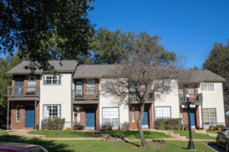 Z-12272023-River Crossing Townhomes in Austin, TX - Building Photo - Building Photo