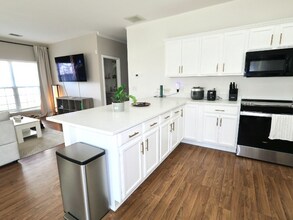 83 Rhett Ln in Richmond Hill, GA - Building Photo - Building Photo