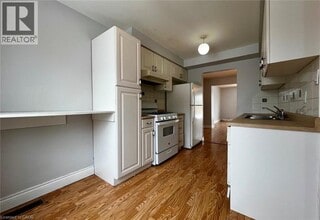 500 Osgoode Dr in London, ON - Building Photo - Building Photo