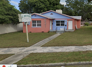 Lakeside Colony Apartments in St. Petersburg, FL - Building Photo - Building Photo