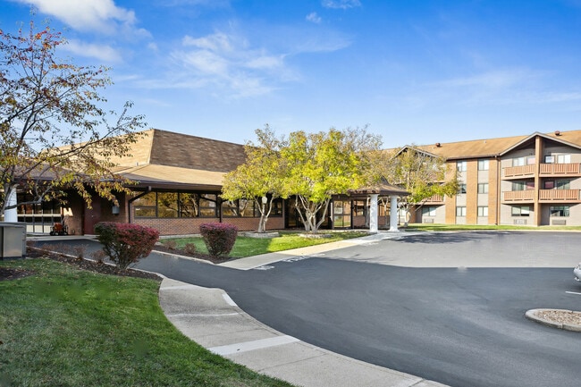 Corinthian Senior Apartments in St. Louis, MO - Foto de edificio - Building Photo