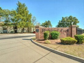 1713 E Lindsey St, Unit 4 in Norman, OK - Building Photo