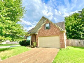 8669 Rogers Park Ave in Memphis, TN - Building Photo