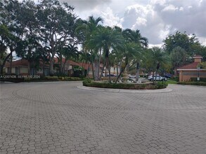 704 NW 92nd Ave in Plantation, FL - Building Photo - Building Photo