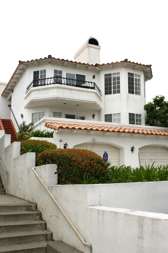 260 Avenida Victoria in San Clemente, CA - Foto de edificio - Building Photo