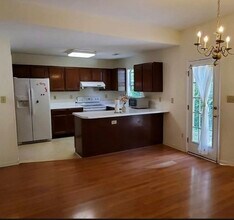 107 Colchester Ct in Chapel Hill, NC - Building Photo - Building Photo
