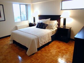 1575 Tremont St in Boston, MA - Foto de edificio - Building Photo