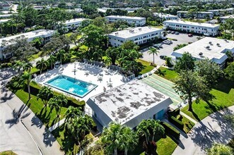 2929 SE Ocean Blvd in Stuart, FL - Building Photo - Building Photo