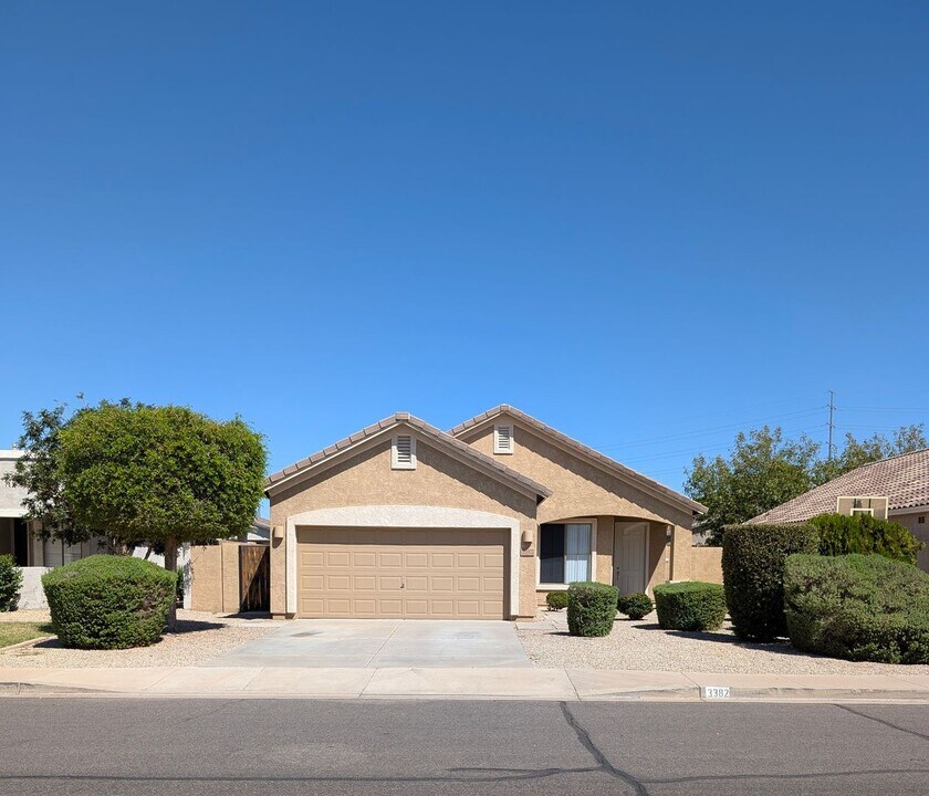 3382 E Dennisport Ave in Gilbert, AZ - Building Photo
