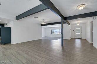 1716 S 17th St in Las Vegas, NV - Foto de edificio - Building Photo