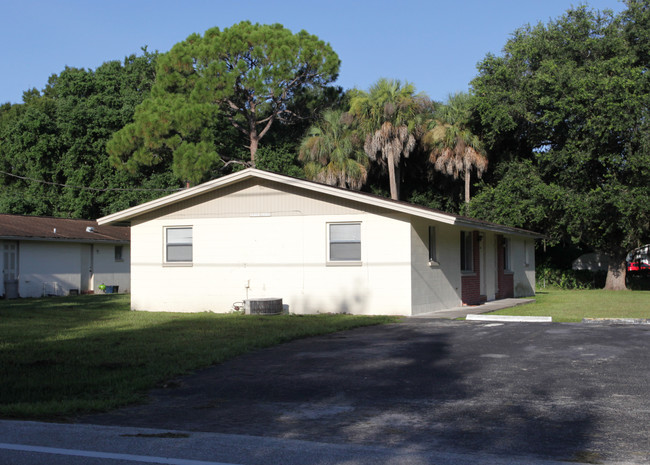 Olga Palms Apartments