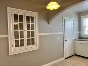 2133 N Division St in Davenport, IA - Foto de edificio - Building Photo