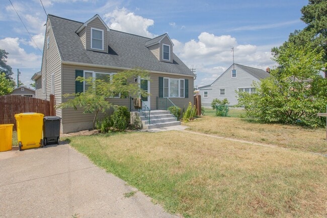 8448 Garden Rd in Pasadena, MD - Building Photo - Building Photo