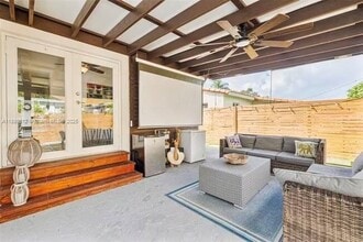6017 SW 14th St in West Miami, FL - Building Photo - Building Photo