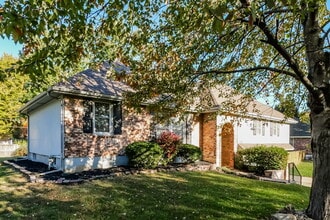 716 N Choctaw Ave in Independence, MO - Foto de edificio - Building Photo