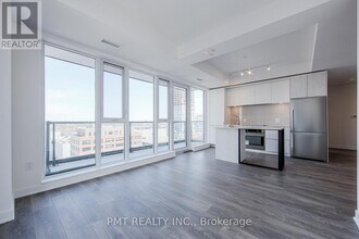 130 River St in Toronto, ON - Building Photo - Building Photo
