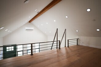 6009 Melvin Ave in Tarzana, CA - Foto de edificio - Building Photo