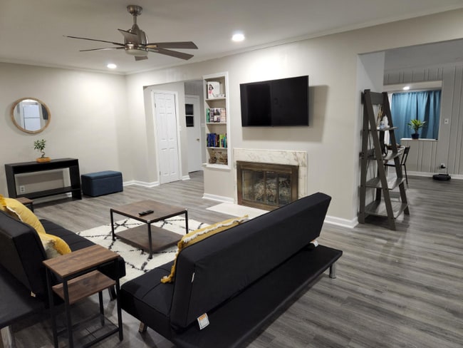 420 Downey Pl photo'