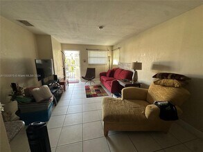 15679 SW 73rd Cir Terrace, Unit 3-2 in Miami, FL - Building Photo - Building Photo