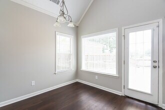 8925 Lake Springs Cove in Memphis, TN - Building Photo - Building Photo