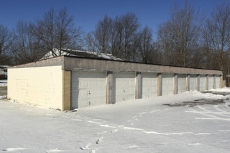 Windhaven Apartments in Lorain, OH - Building Photo - Building Photo