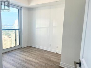 36-3236 Elm Dr W in Mississauga, ON - Building Photo - Building Photo