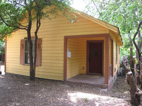 1625 W 12th St in Austin, TX - Building Photo - Building Photo