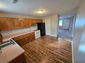 114 Herring Hts, Unit Unit B in Lancaster, KY - Building Photo - Building Photo