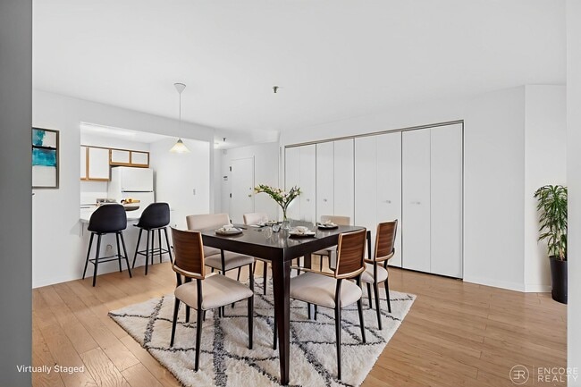 394 Ocean Ave, Unit 515 in Revere, MA - Foto de edificio - Building Photo