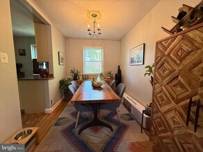 126 E Rosemont Ave in Alexandria, VA - Building Photo - Building Photo