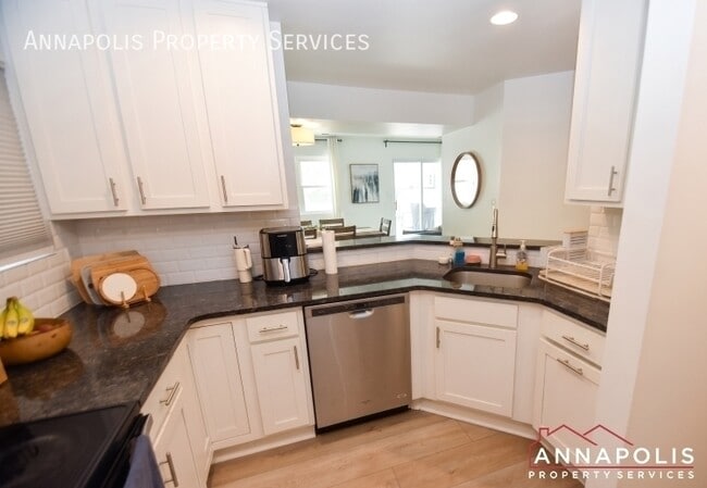 1625 Hilltop Rd in Edgewater, MD - Building Photo - Building Photo