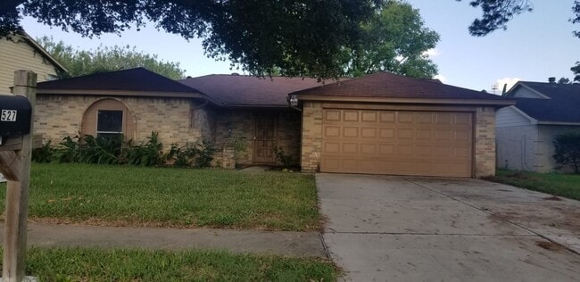 property at 527 Oakdale Dr