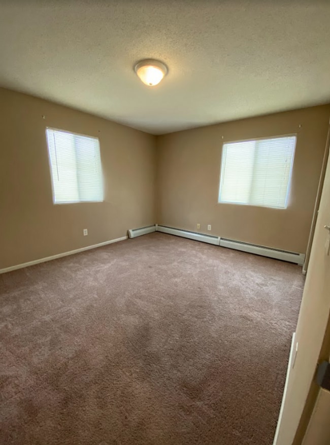 property at 2710 Rosalyn Ct