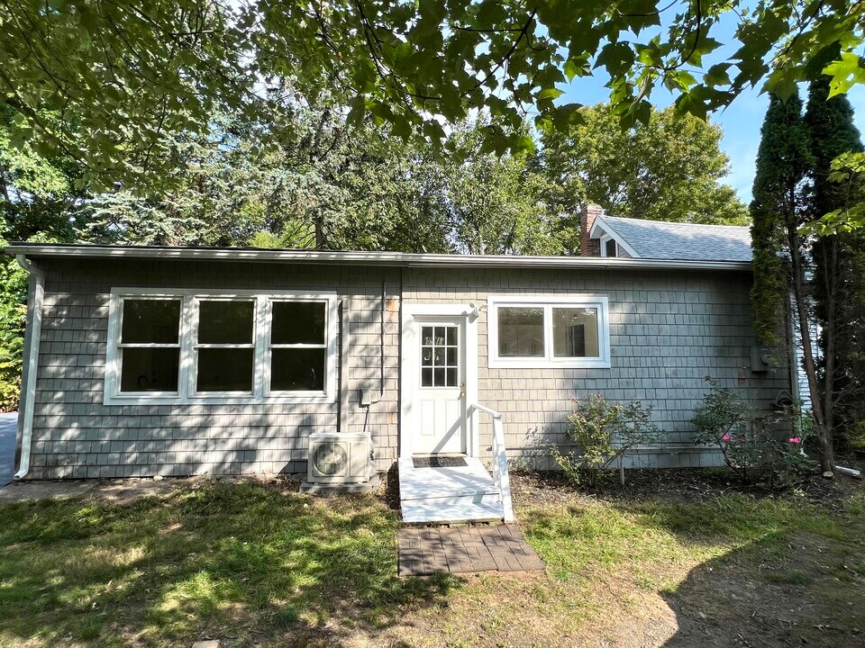 1491 Elm St, Unit 4 in Stratford, CT - Building Photo