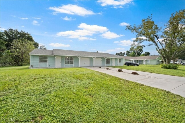 2222 Virginia Ave in Ft. Myers, FL - Building Photo - Building Photo