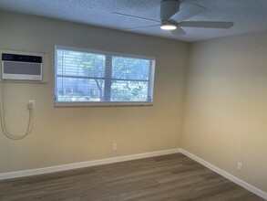 5168 NE 6th Ave, Unit 431 in Oakland Park, FL - Foto de edificio - Building Photo
