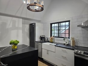83 Rollins Ave in Clifton, NJ - Building Photo - Building Photo
