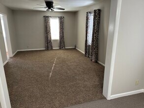 2303 14th St, Unit West Side in Emmetsburg, IA - Building Photo - Building Photo