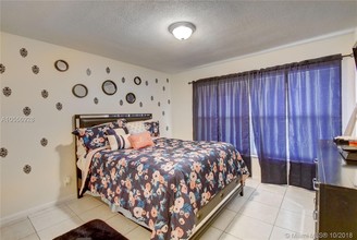 3819 NW 78th Ter in Coral Springs, FL - Foto de edificio - Interior Photo