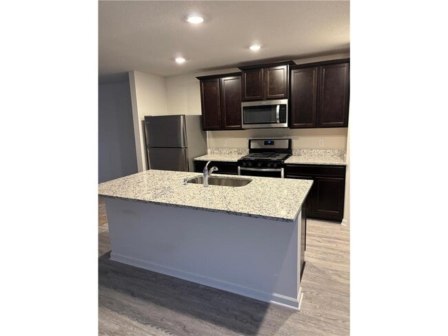 1112 Natalie Ave in Montrose, MN - Building Photo - Building Photo