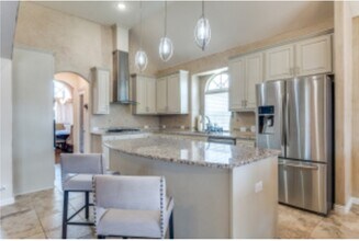 412 Parade Rd in Desoto, TX - Building Photo - Building Photo