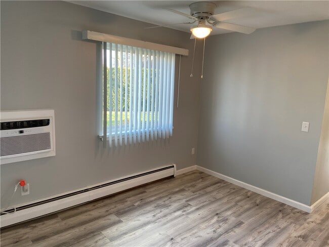 11 Winston Dr in Greece, NY - Building Photo - Building Photo