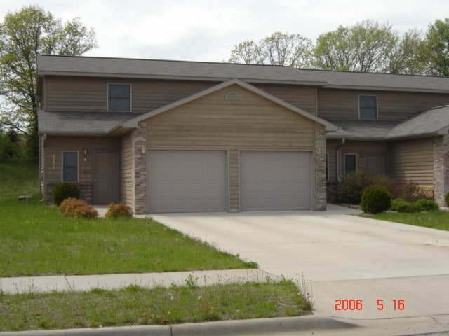515 Kozarek Ave, Unit 4 in Tomah, WI - Building Photo