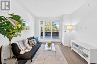 700 Sheppard Ave W in Toronto, ON - Building Photo - Building Photo