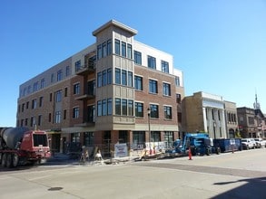 Harbour Lights in Port Washington, WI - Building Photo - Building Photo